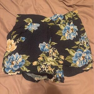 VICI Dark Navy Floral Elastic Waist Shorts Size Large